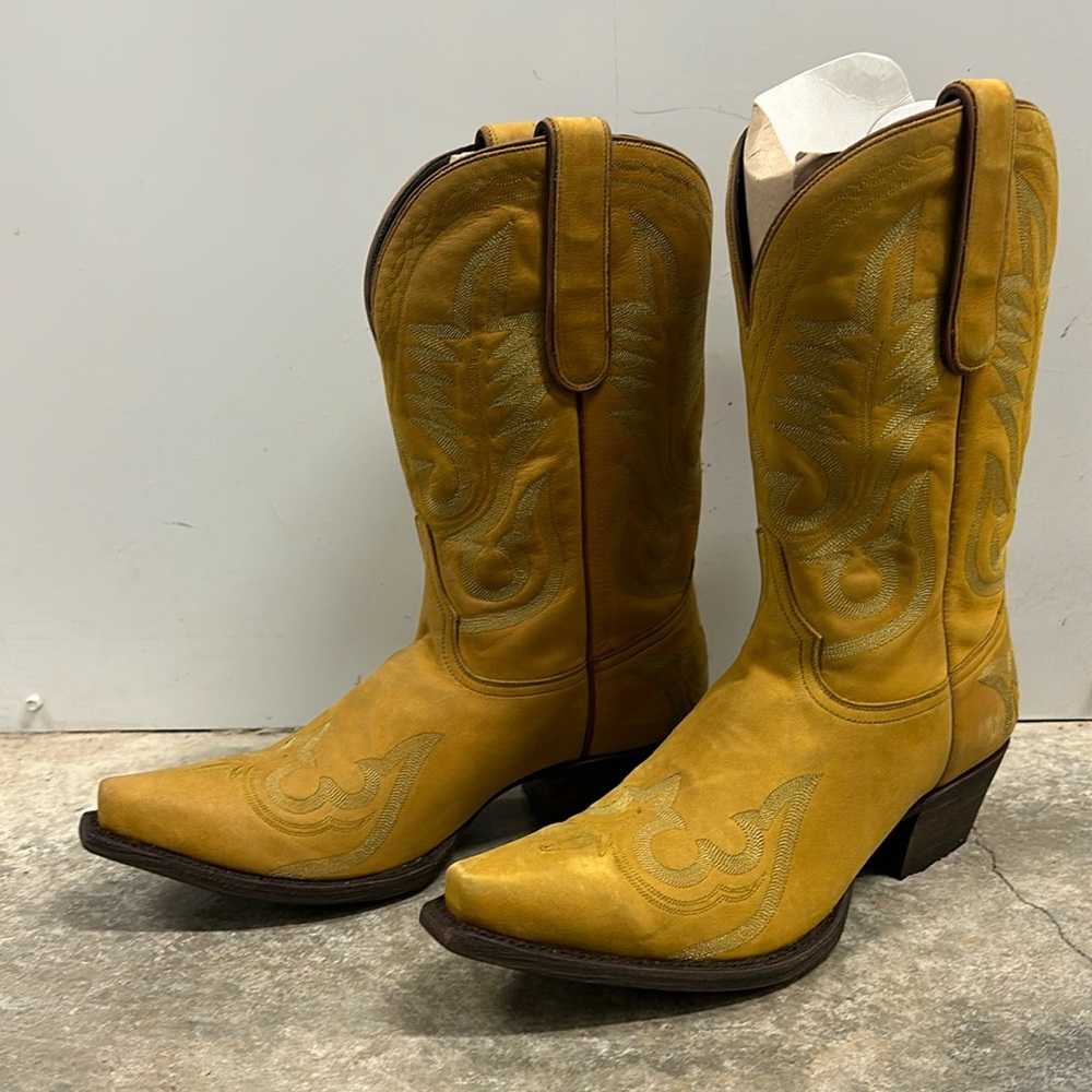 Vintage New Handmade yellow golden suede cowgirl boots